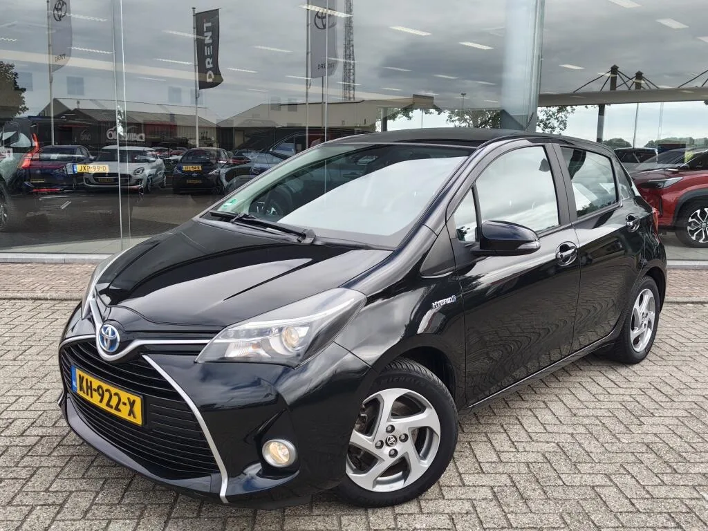 Toyota Yaris (2016) — foto 1