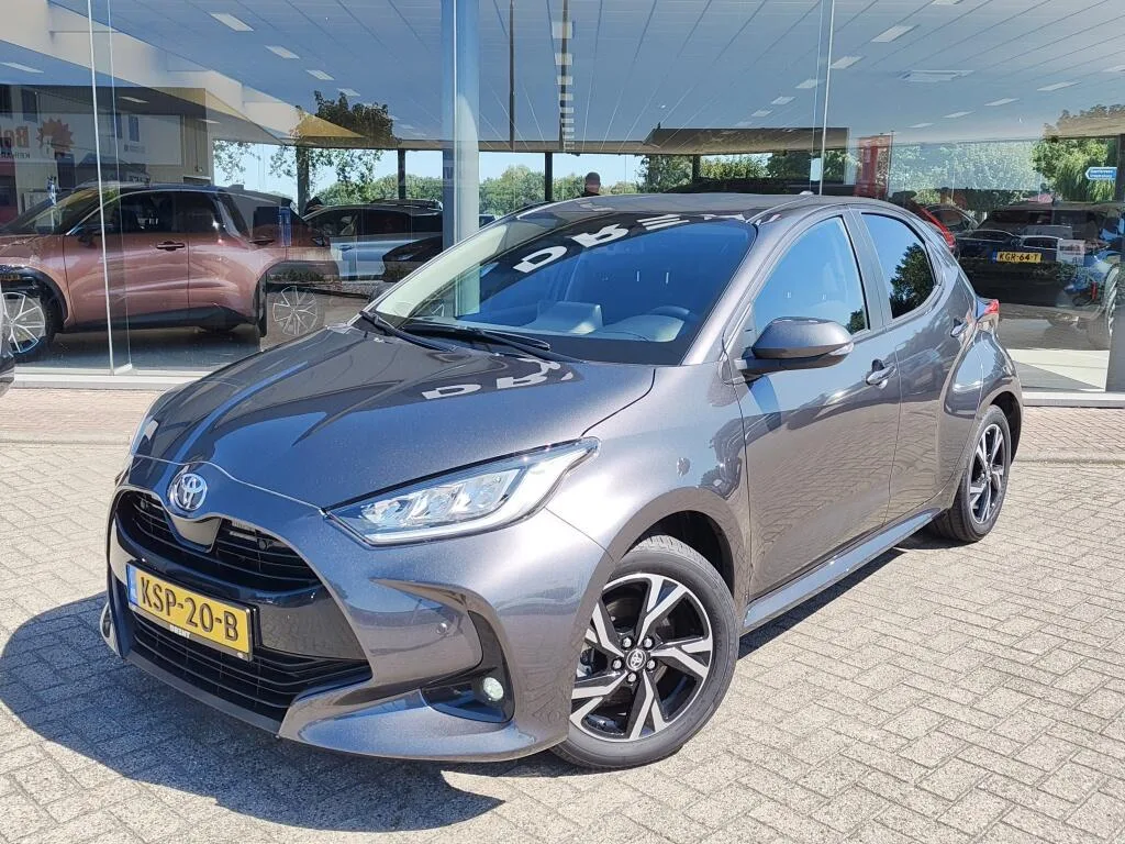 Toyota Yaris (2024) — foto 1