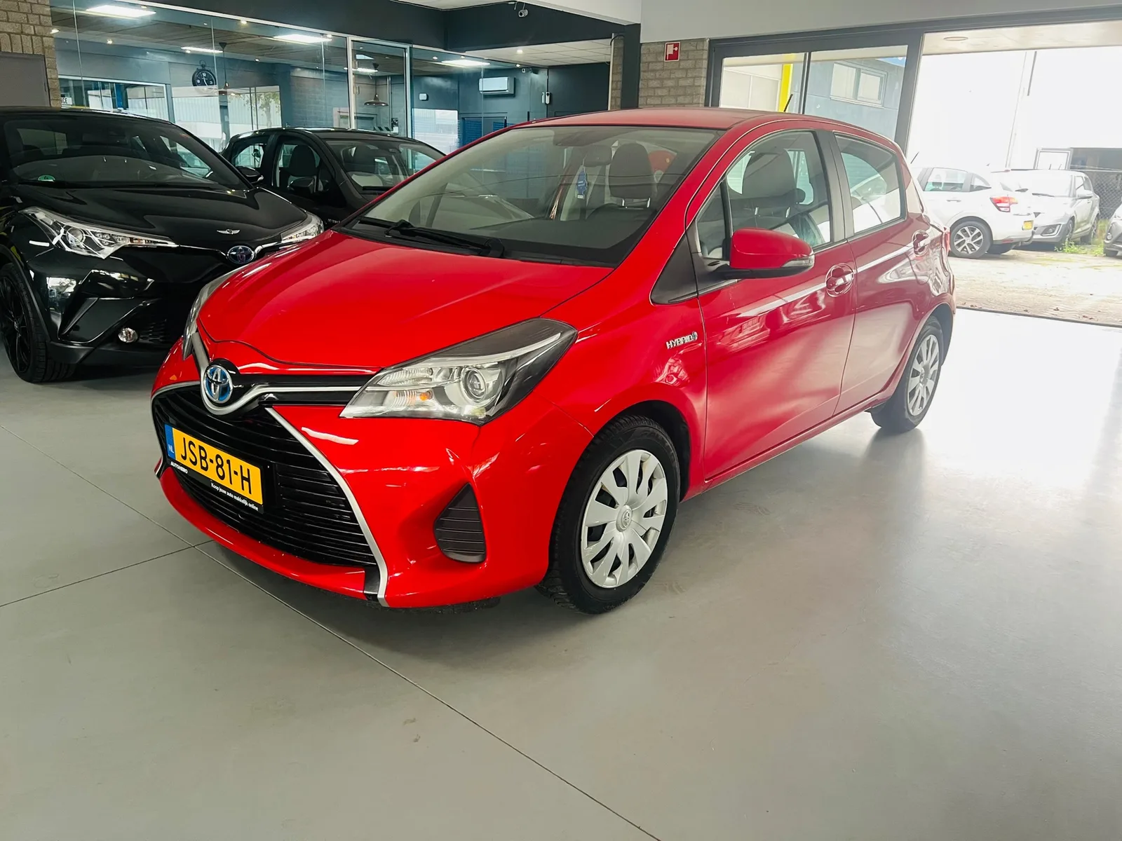 Toyota Yaris (2016) — foto 1
