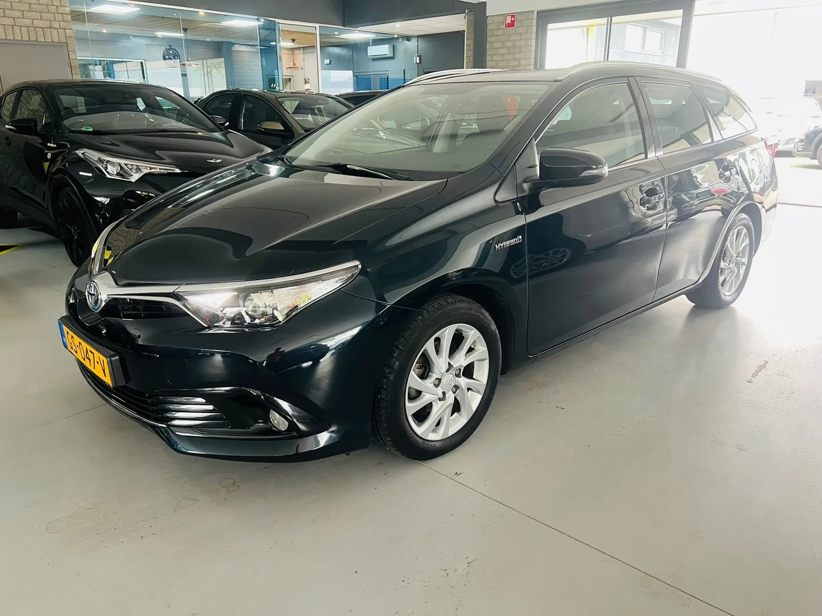 Toyota Auris (2015) — foto 1