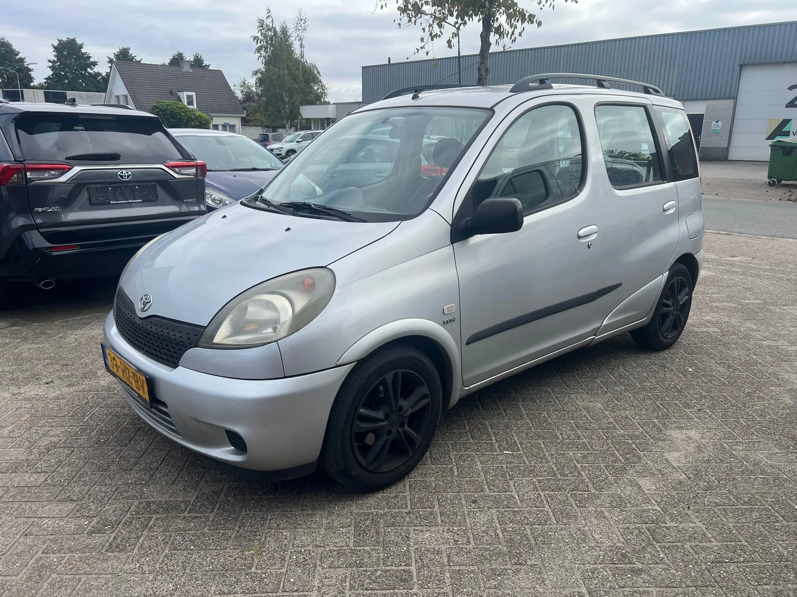 Toyota Yaris Verso (2002) — foto 1