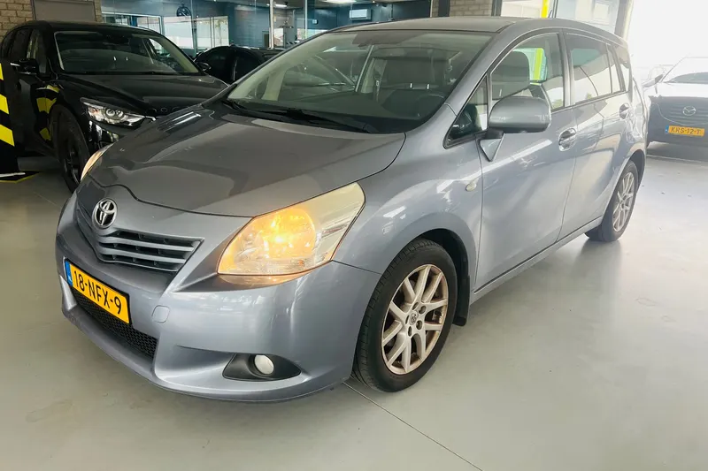 Toyota Verso (2010)