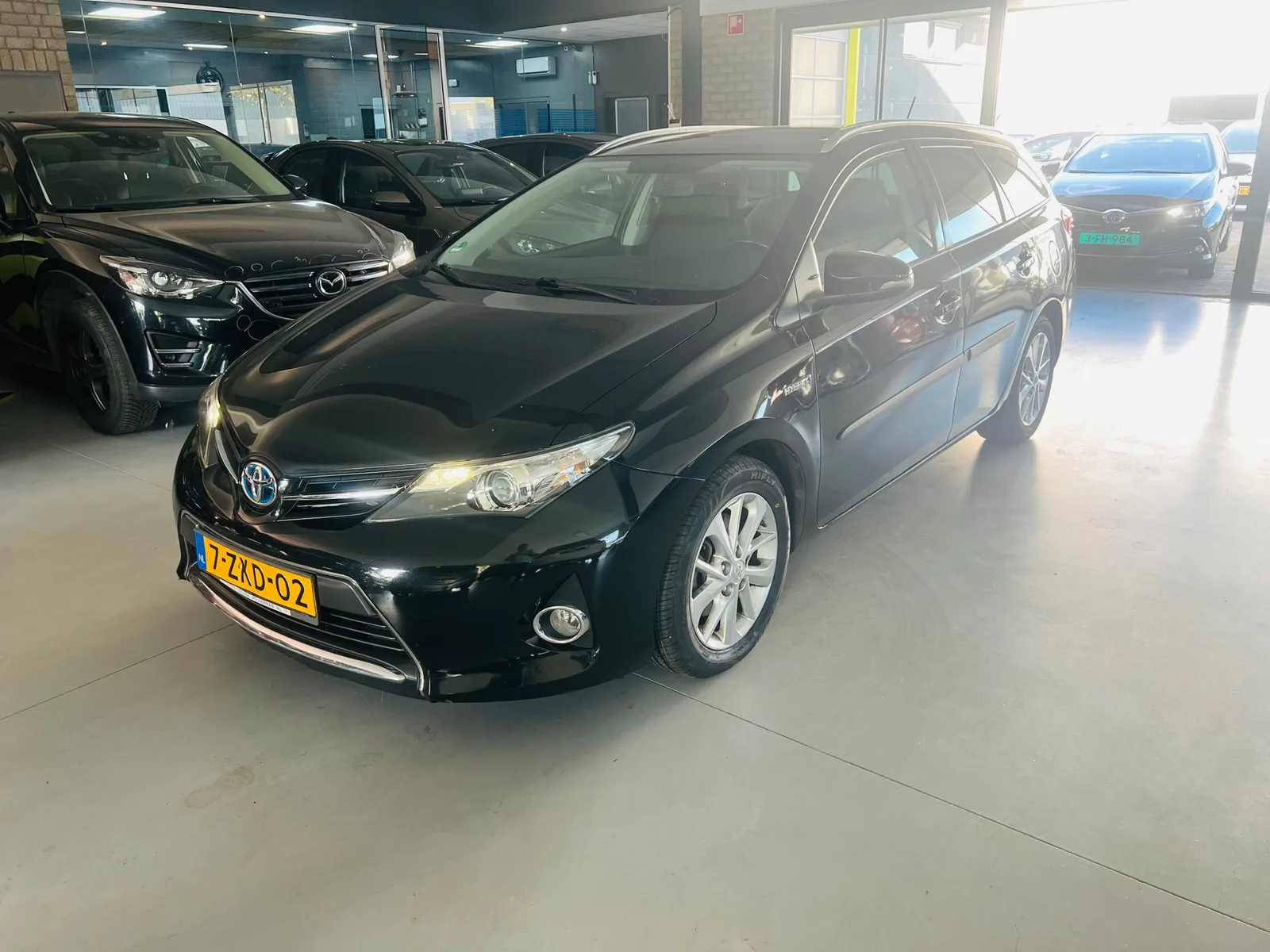 Toyota Auris (2015) — foto 1