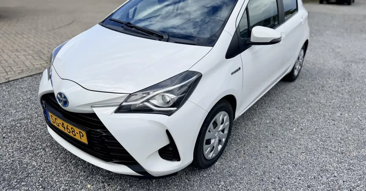 Toyota Yaris (2018) — foto 1