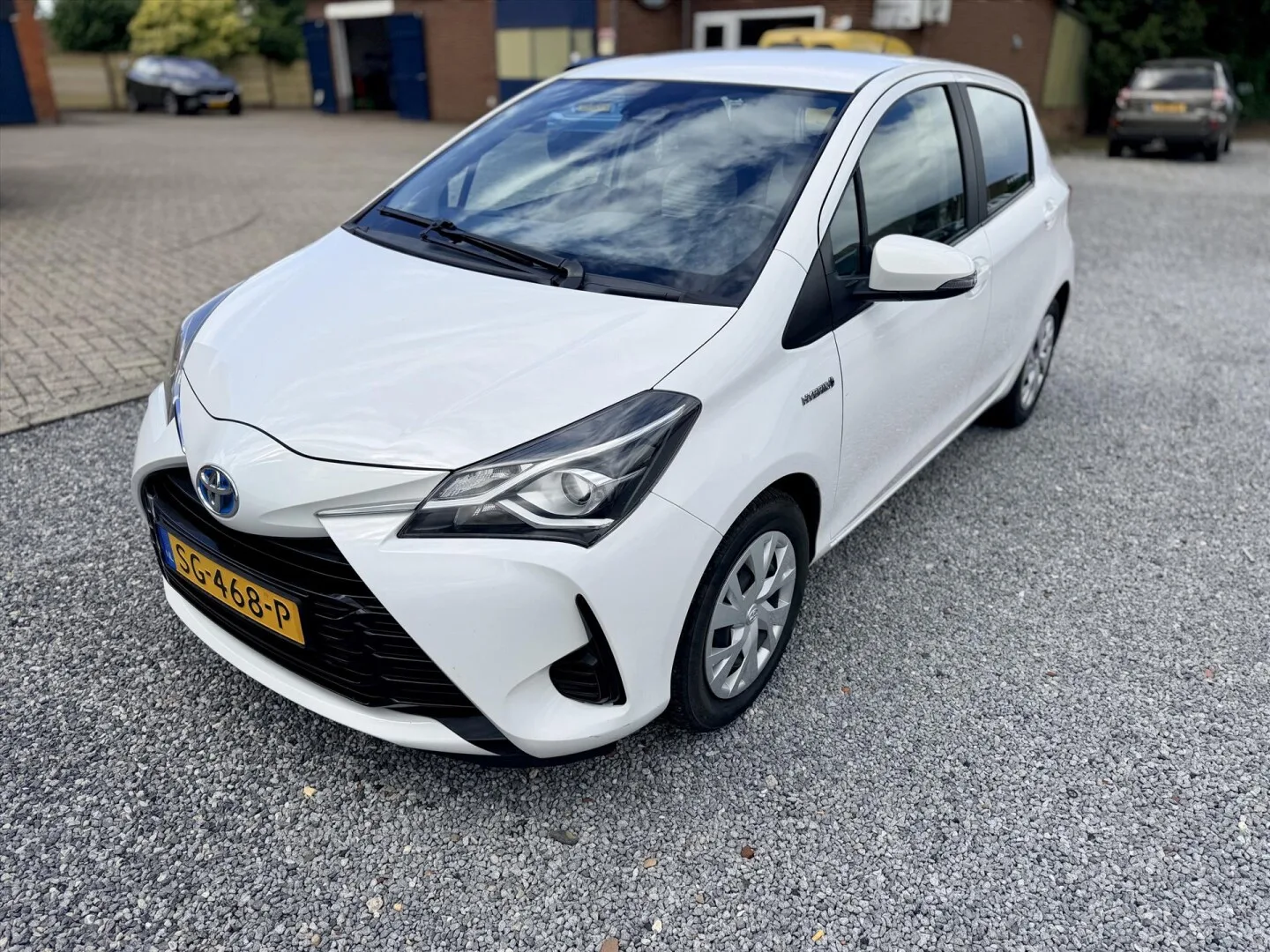 Toyota Yaris (2018) — foto 1