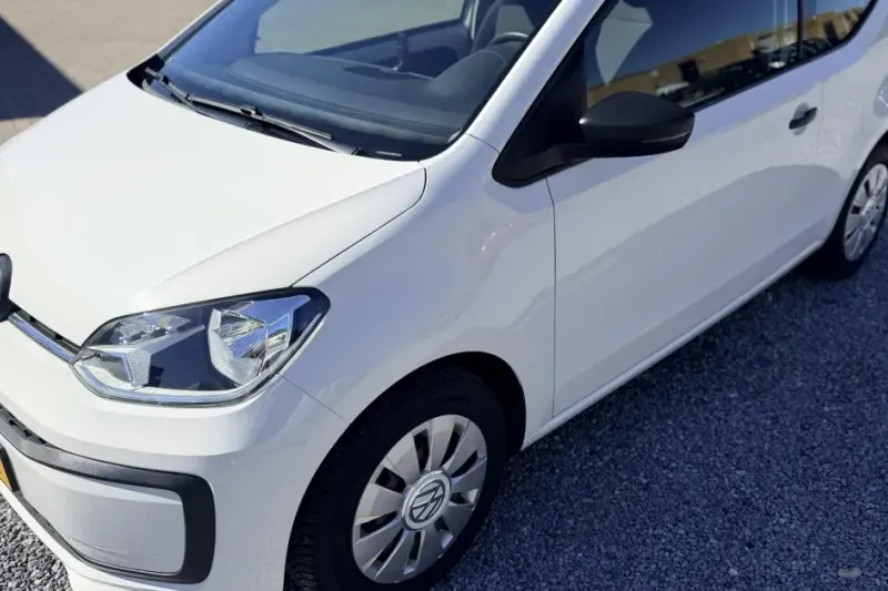 Volkswagen Up! (2017)
