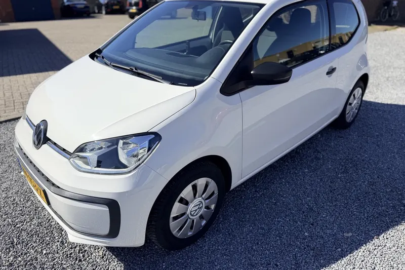 Volkswagen Up! (2017)