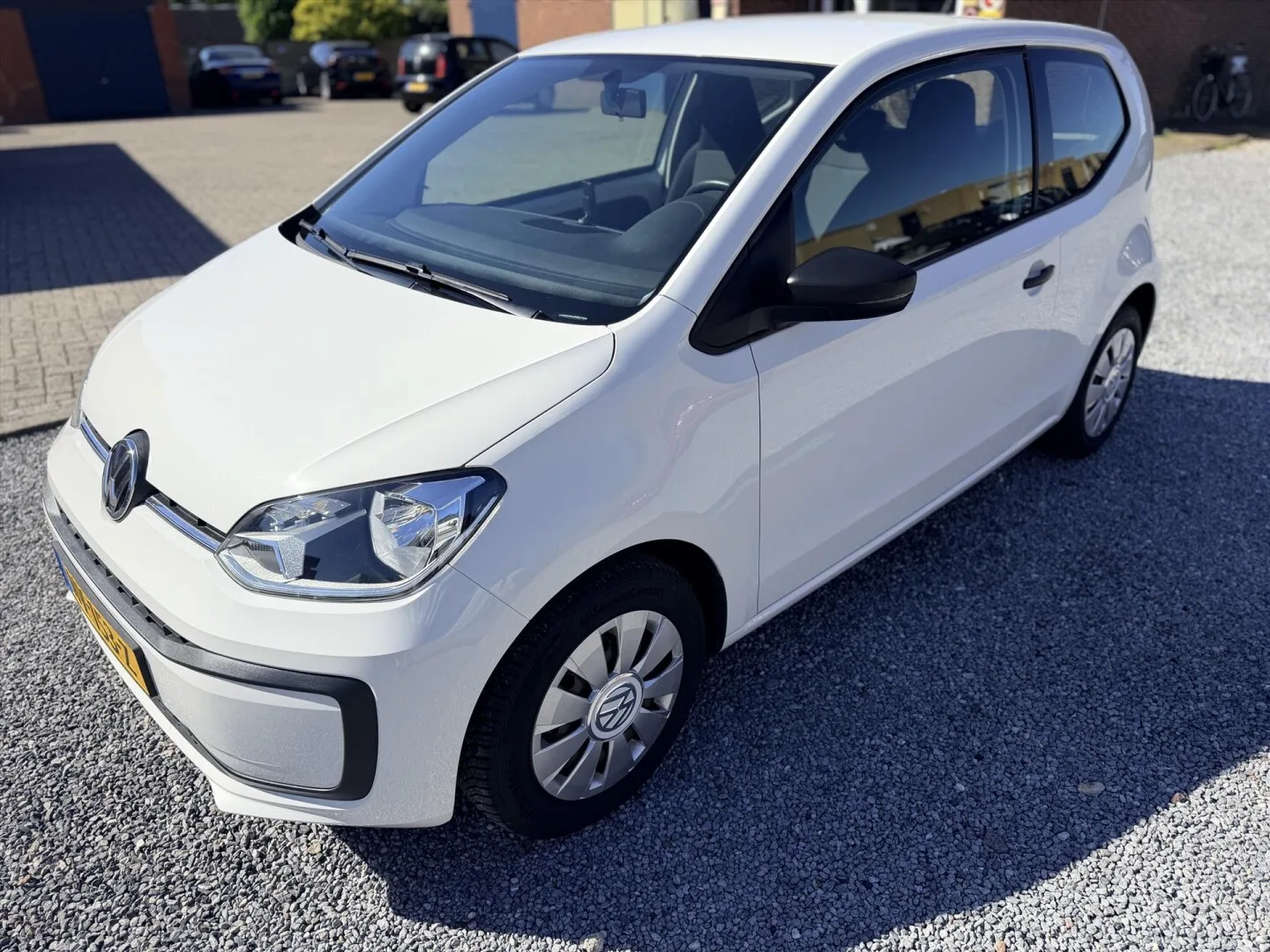 Volkswagen Up! (2017) — foto 1