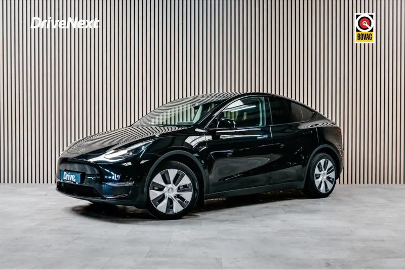 Tesla Model Y (2022)