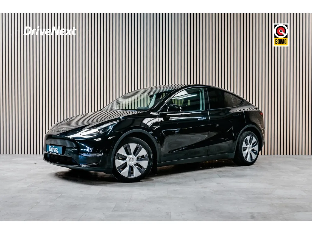 Tesla  (2022) — foto 1