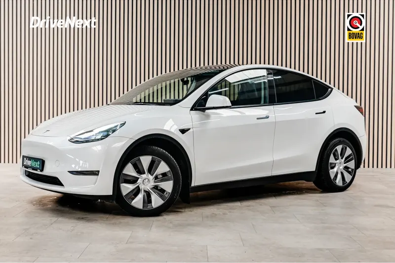 Tesla Model Y (2022)