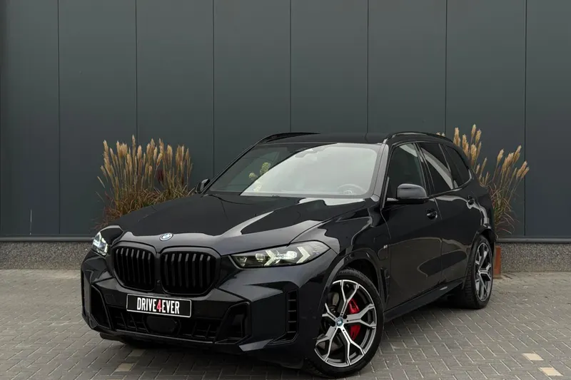 BMW X5 (2023)