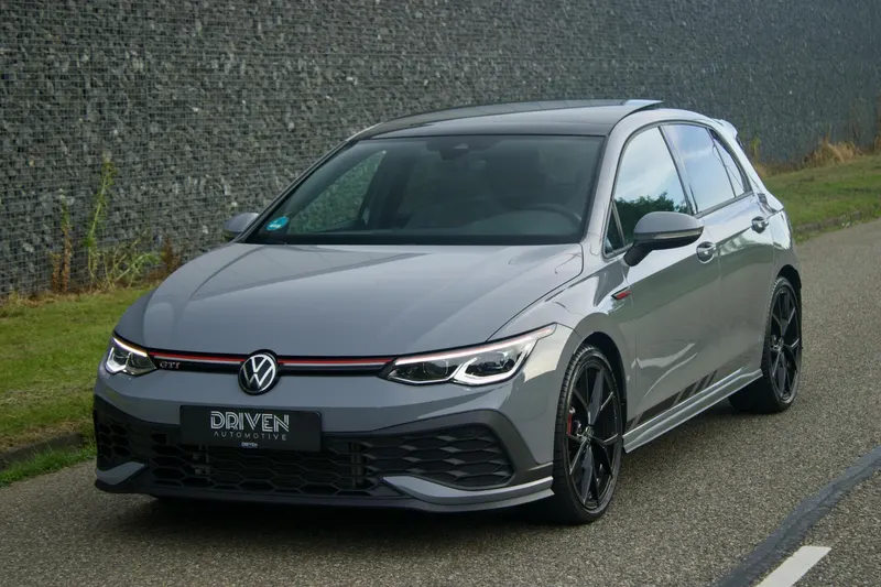 Volkswagen Golf (2024)
