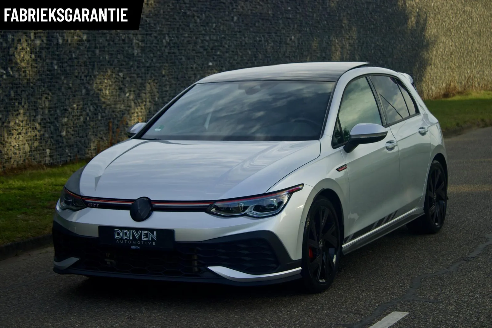 Volkswagen Golf (2021) — foto 1