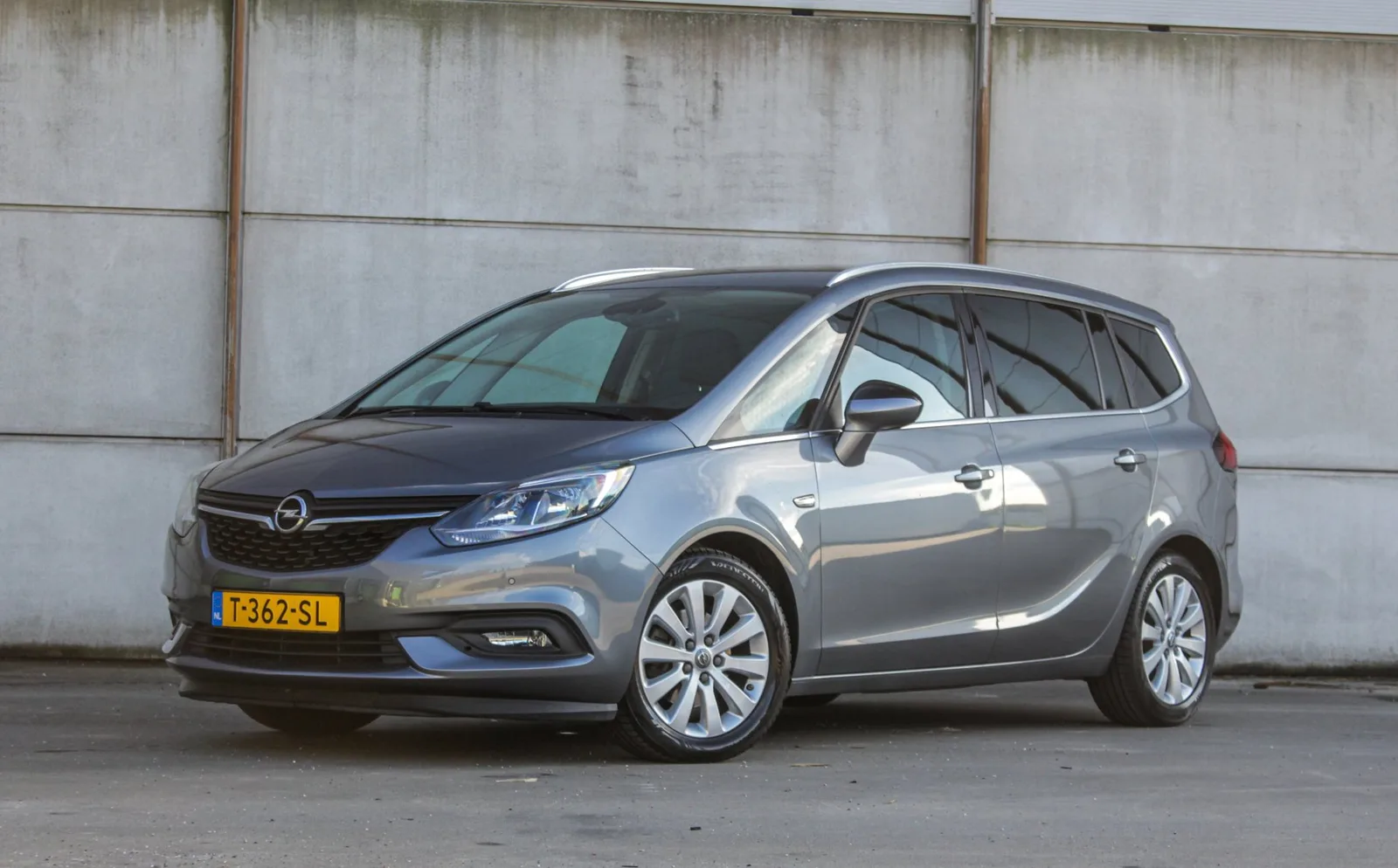 Opel Zafira (2016) — foto 1