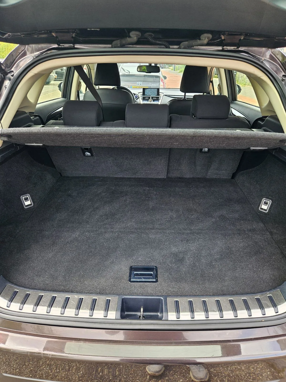 Lexus NX (2015) — foto 1