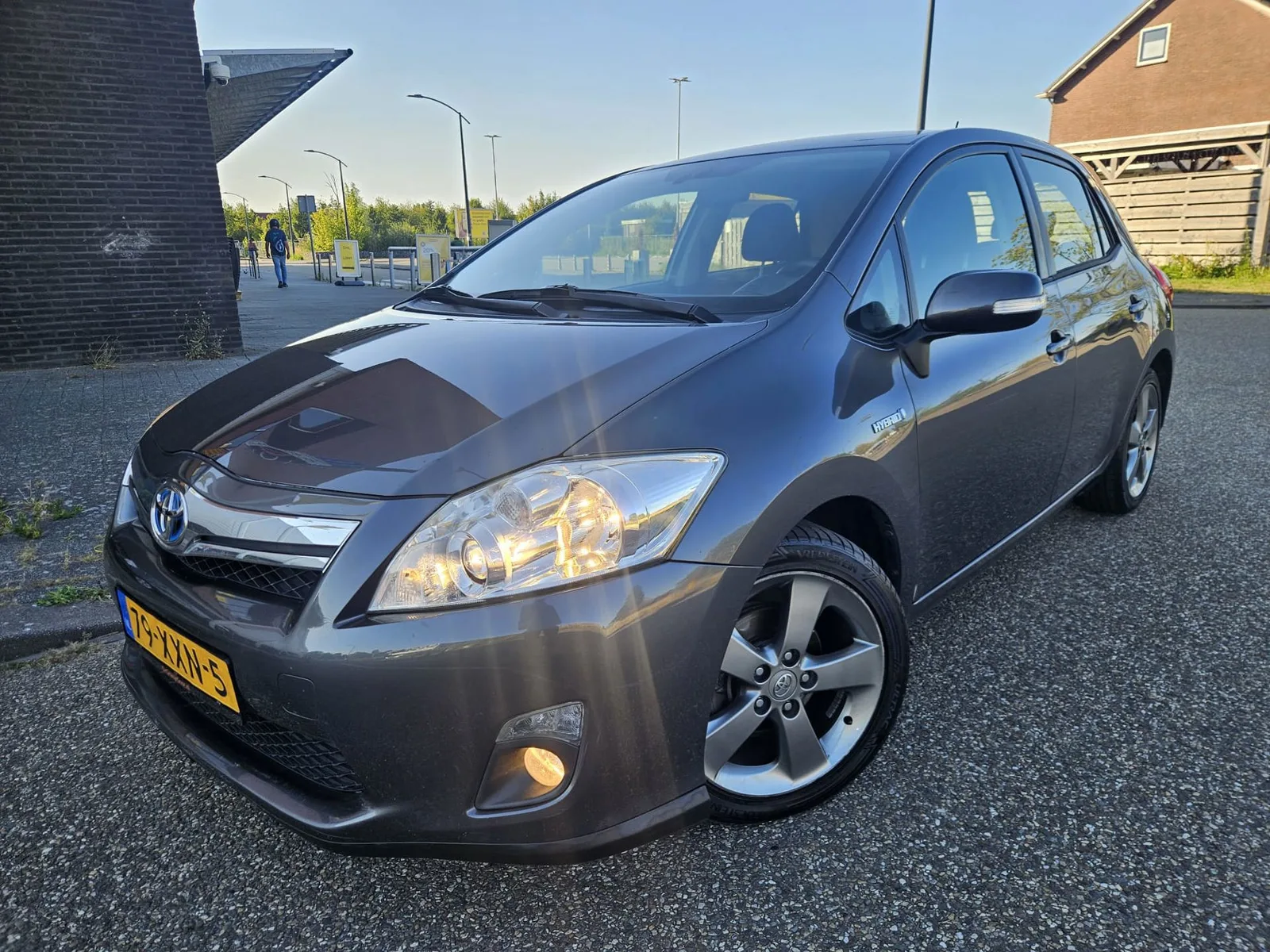 Toyota Auris (2012) — foto 1
