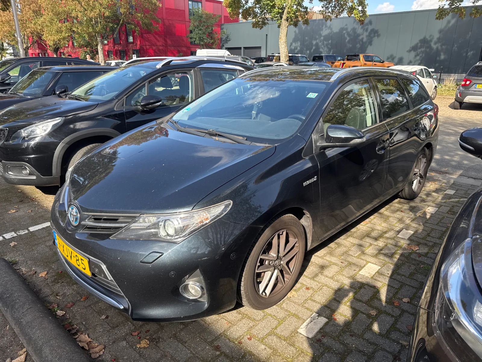 Toyota Auris (2014) — foto 1