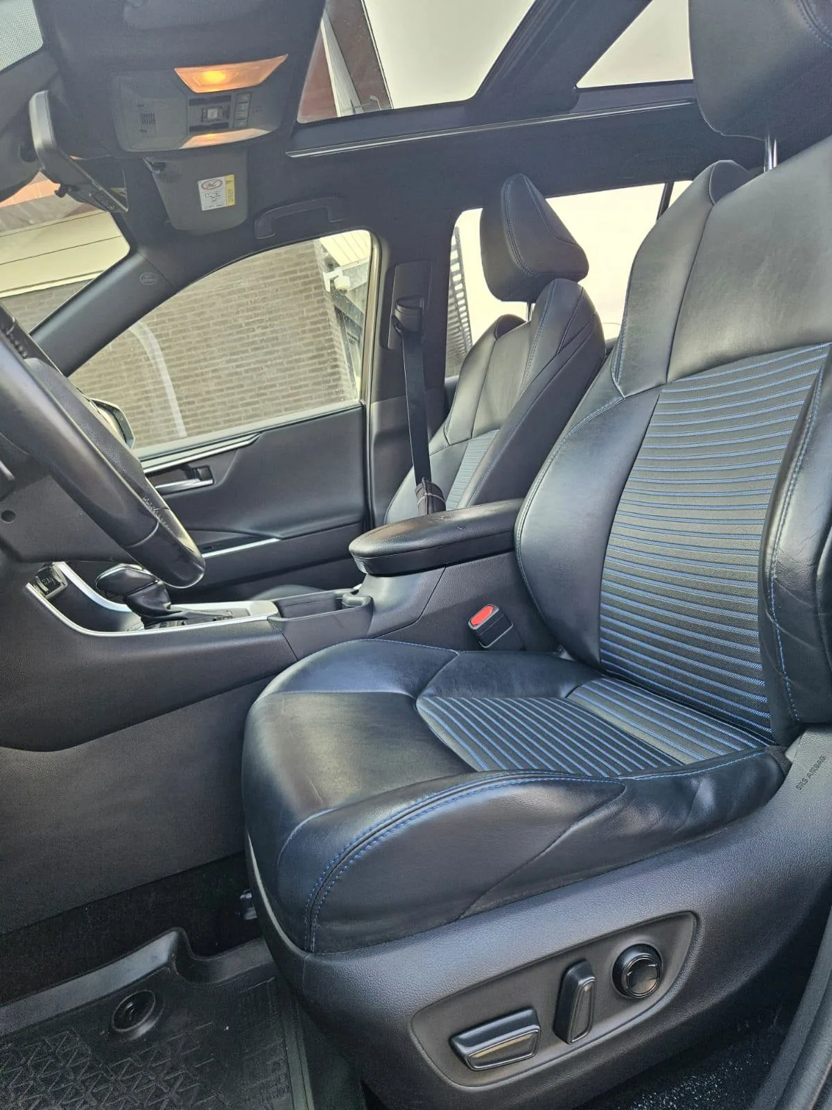 Toyota RAV4 (2020) — foto 1