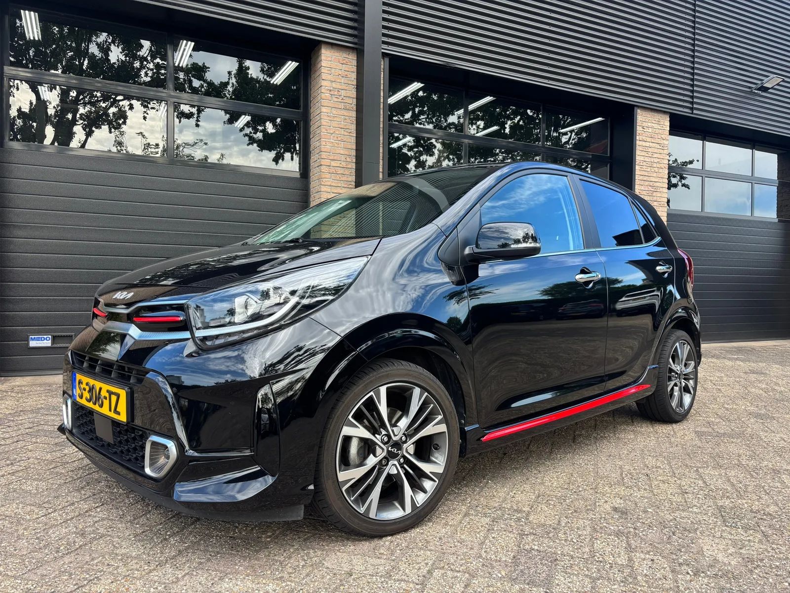 Kia Picanto (2023) — foto 1