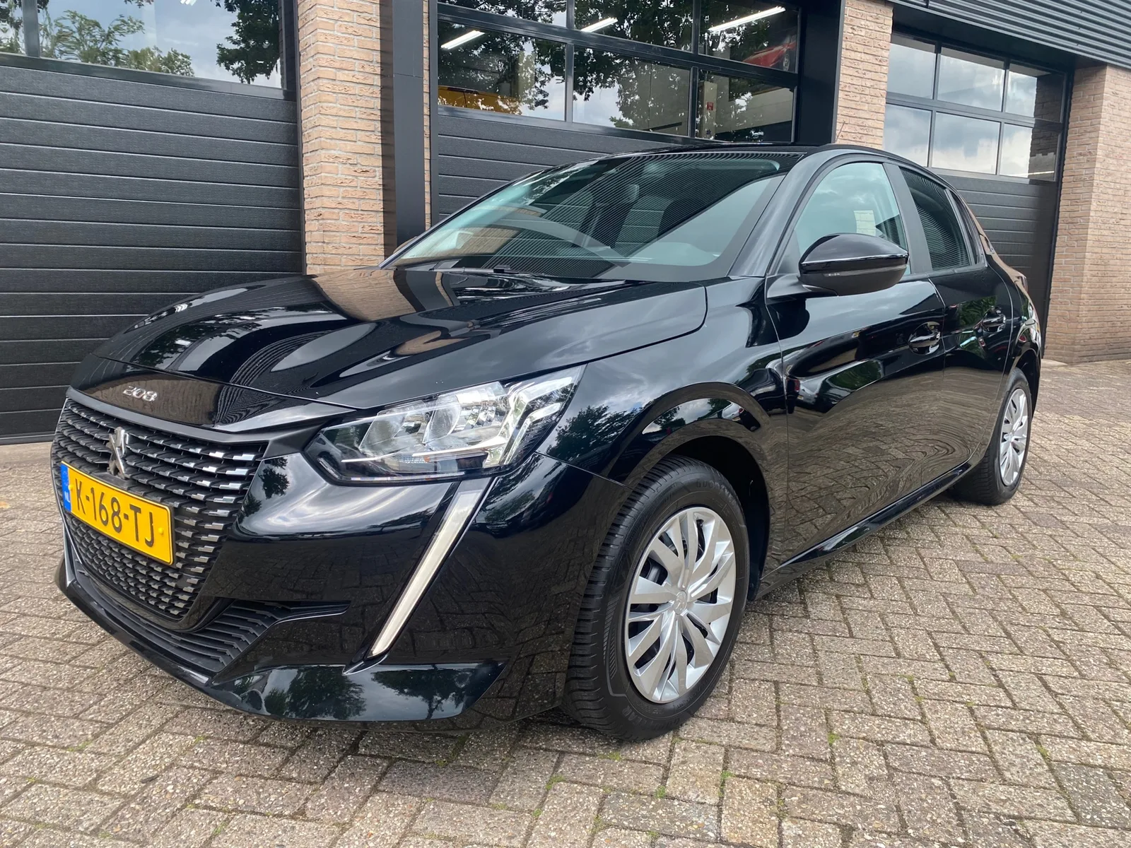 Peugeot 208 (2021) — foto 1
