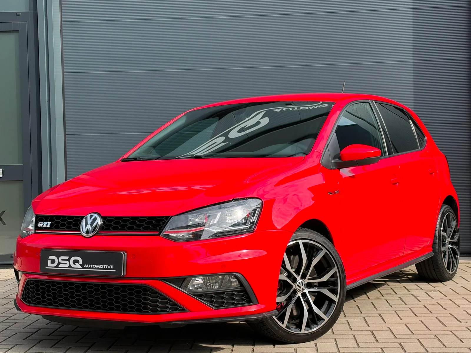 Volkswagen Polo (2016) — foto 1