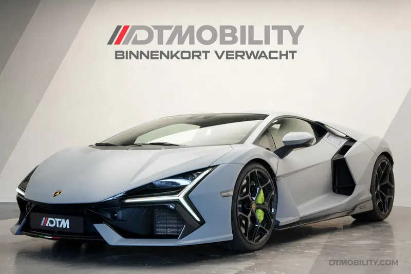Lamborghini Revuelto (2024)