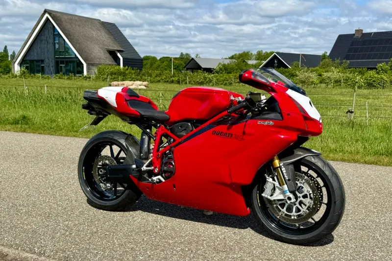Ducati 749 R (2005)