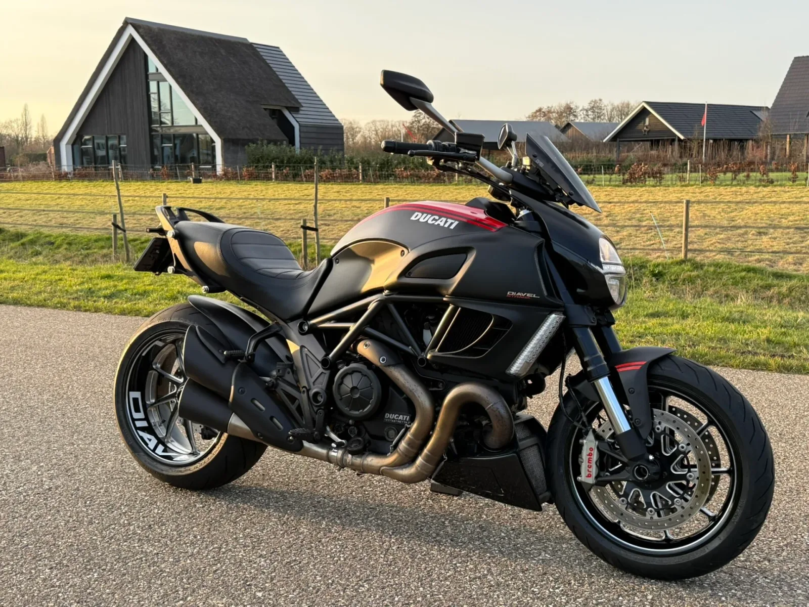Ducati Diavel Strada (2013) — foto 1