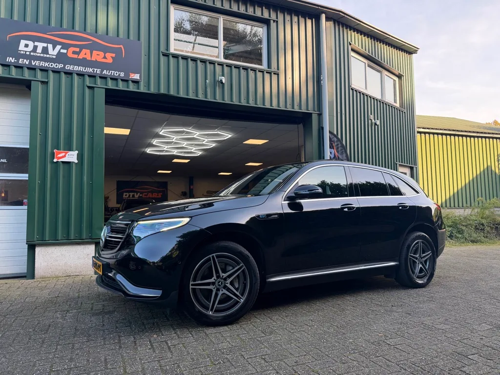 Mercedes-Benz EQC (2020) — foto 1