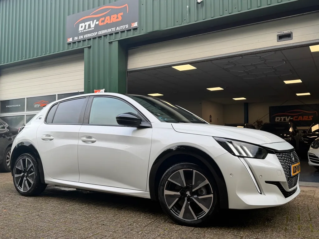 Peugeot e-208 (2021) — foto 1