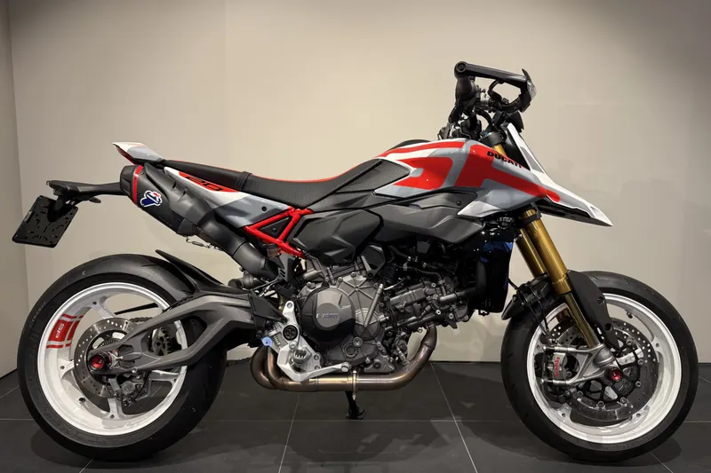 Ducati Hypermotard V2 SP (2026)