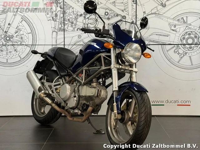 Ducati Monster 600 (2002) — foto 1