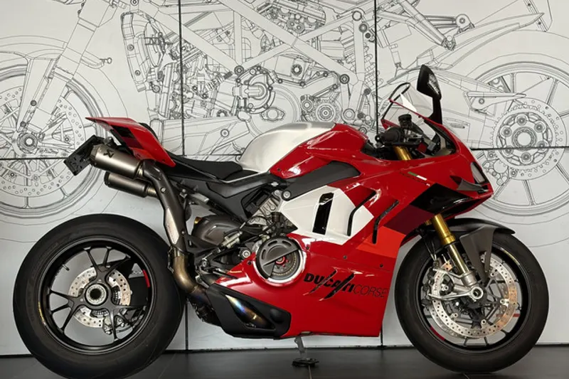 Ducati Panigale V4 R (2023)