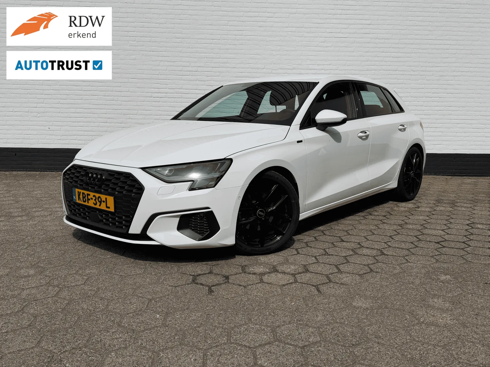 Audi A3 (2024) — foto 1