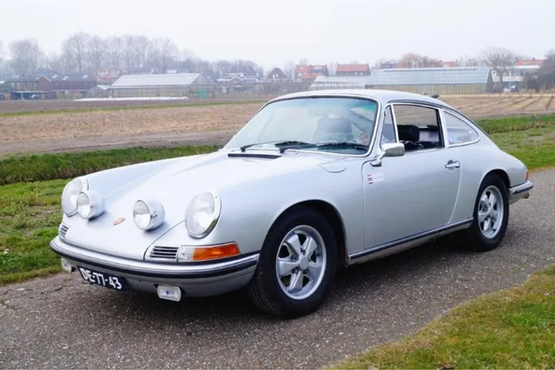 Porsche 911 (0)