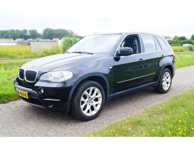 BMW X5 (2010) — foto 1