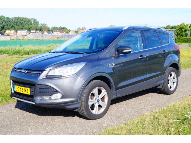 Ford Kuga (2015) — foto 1