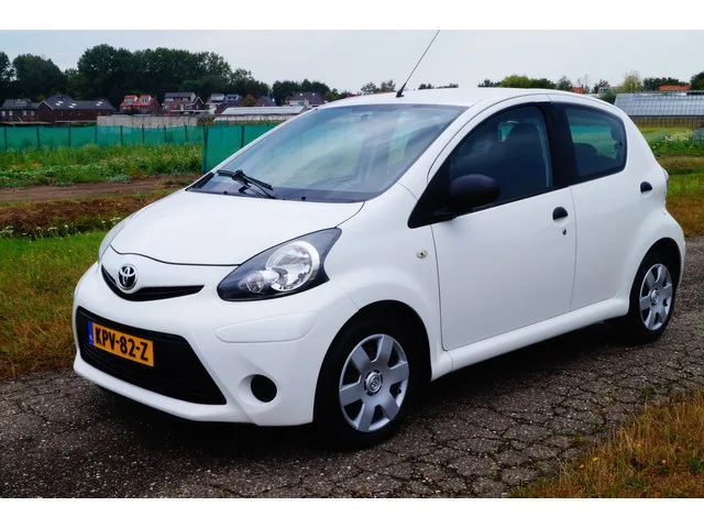 Toyota Aygo (2013) — foto 1