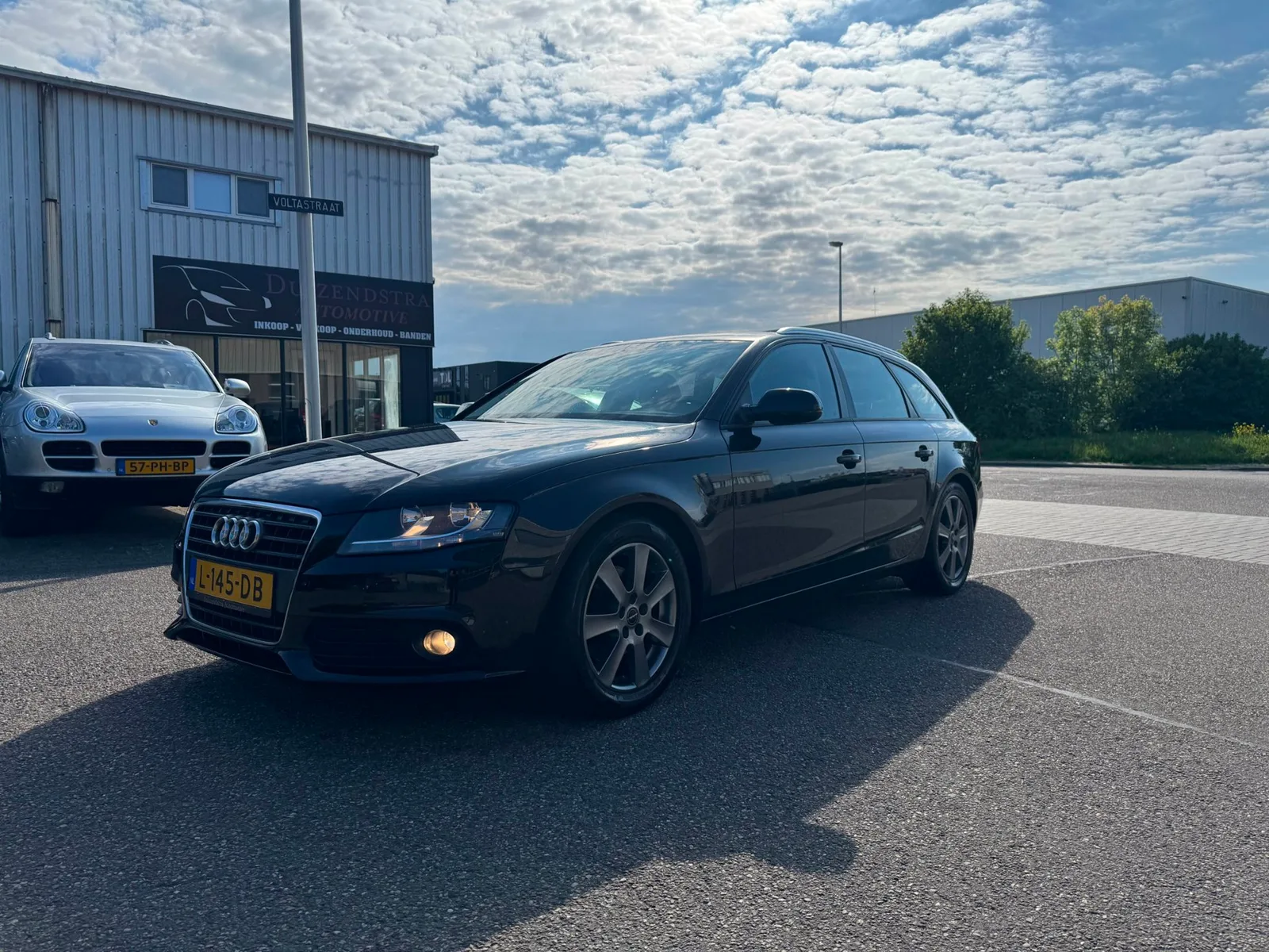 Audi A4 (2011) — foto 1