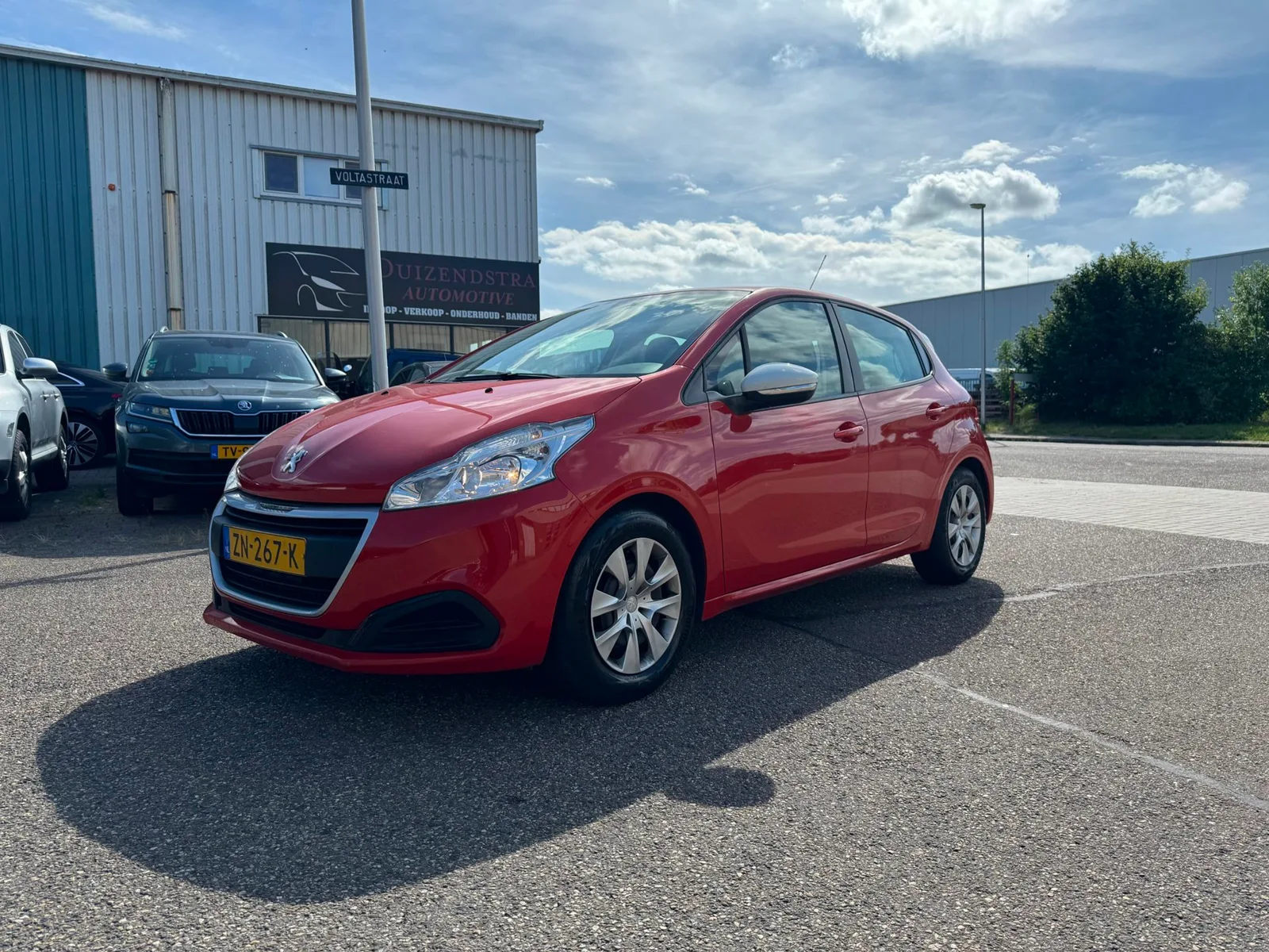 Peugeot 208 (2019) — foto 1