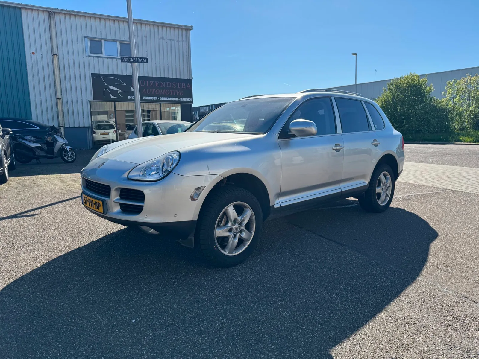 Porsche Cayenne (2004) — foto 1