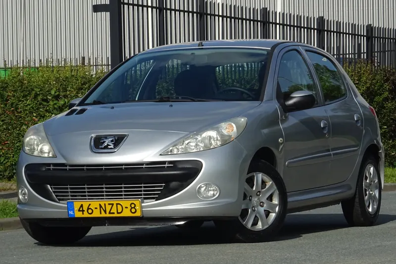 Peugeot 206+ (2010)