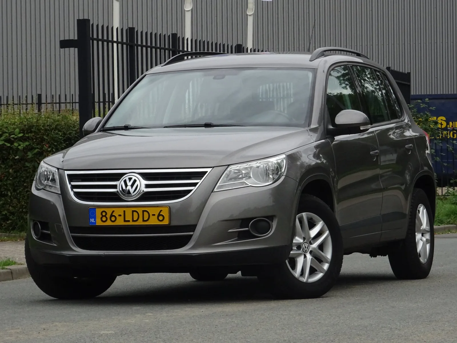 Volkswagen Tiguan (2010) — foto 1