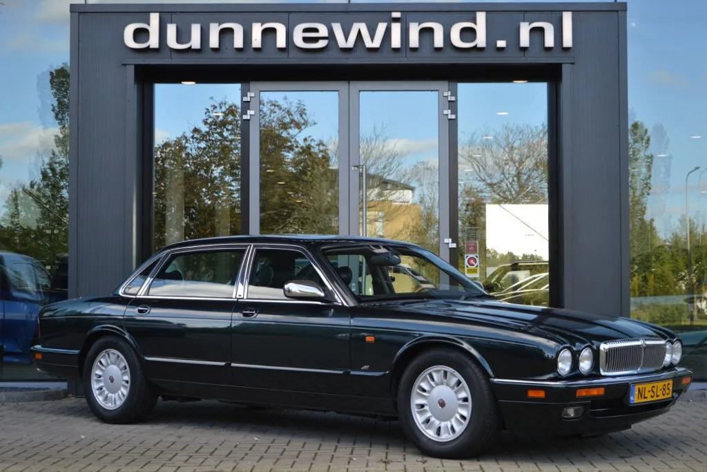 Daimler Double Six (1996) — foto 1