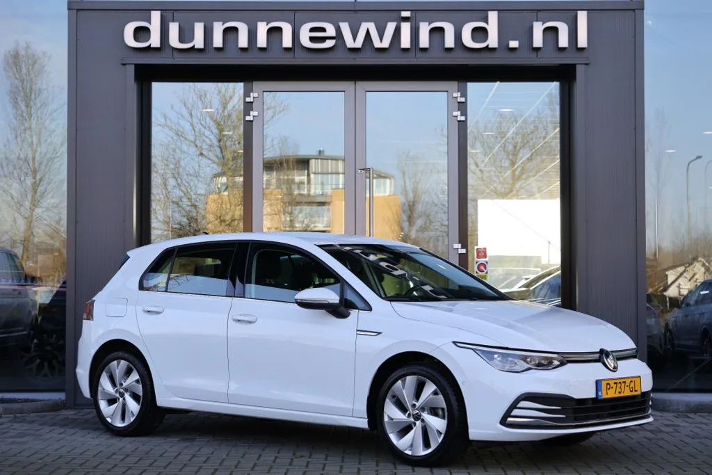 Volkswagen Golf (2020) — foto 1