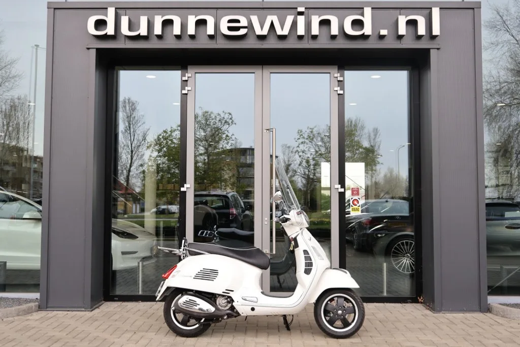 Vespa GTS 300 (2009) — foto 1