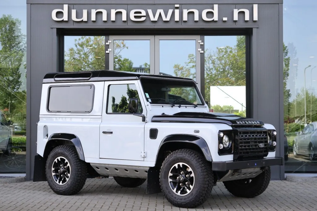 Land Rover Defender (2015) — foto 1