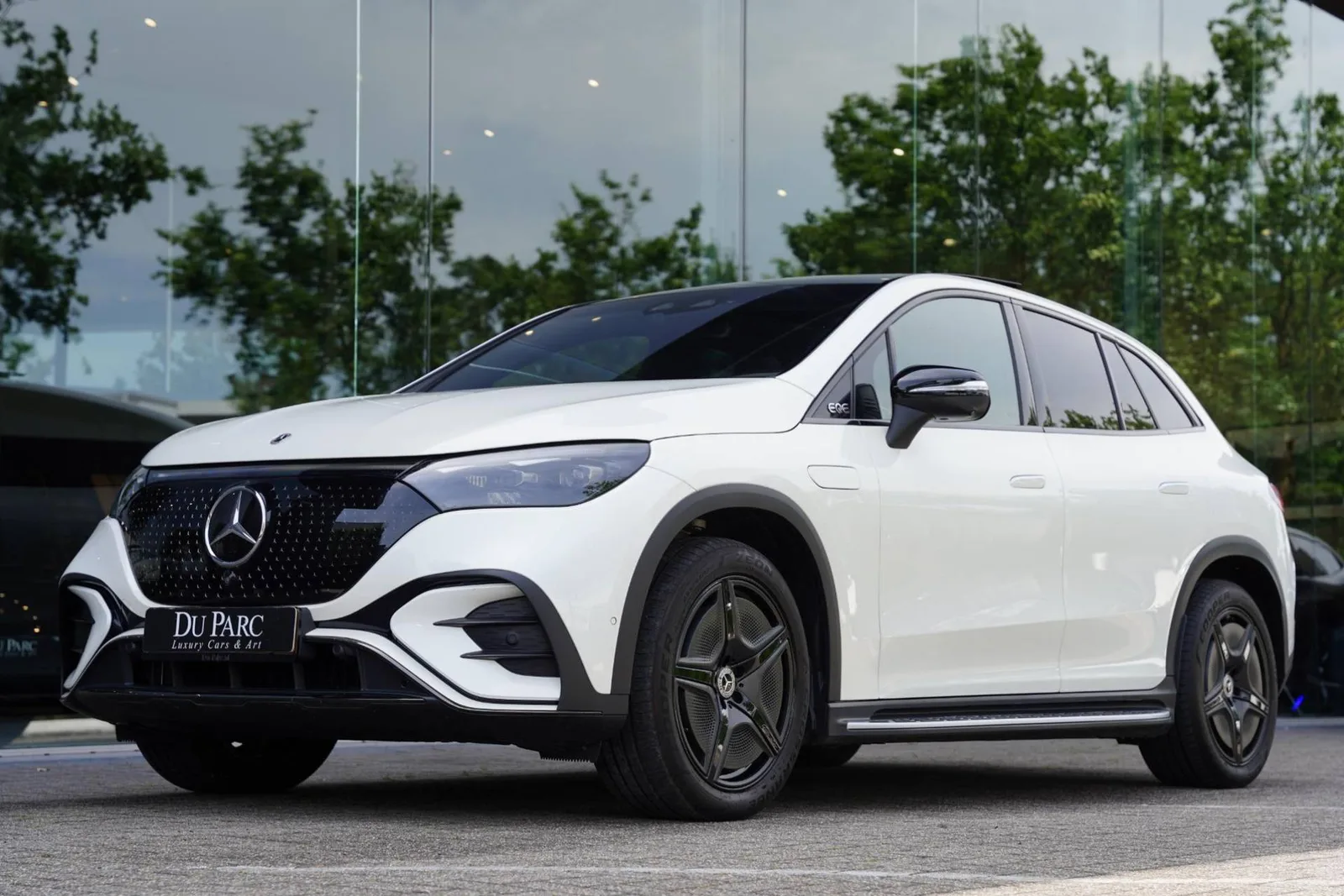 Mercedes-Benz EQE (2023) — foto 1