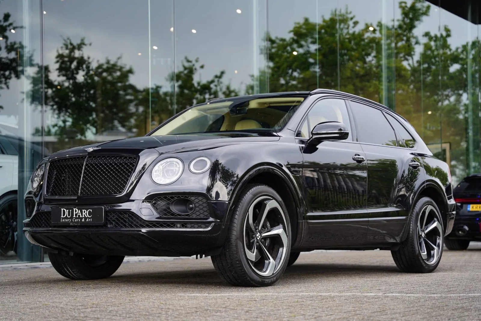 Bentley Bentayga (2019) — foto 1